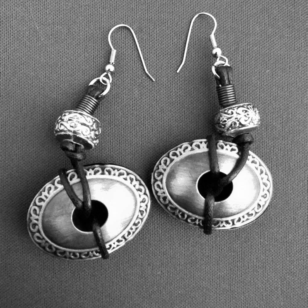 Vintage ethnic dangle pierced earrings